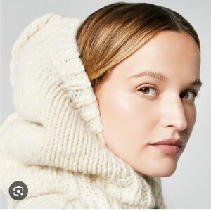 Smythe Hooded Snood - Cream - New with tags